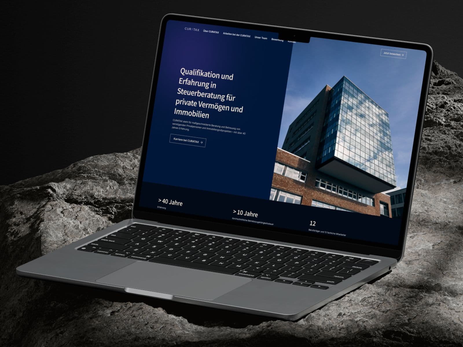 CURATAX’s public website interface, published by Evelan.